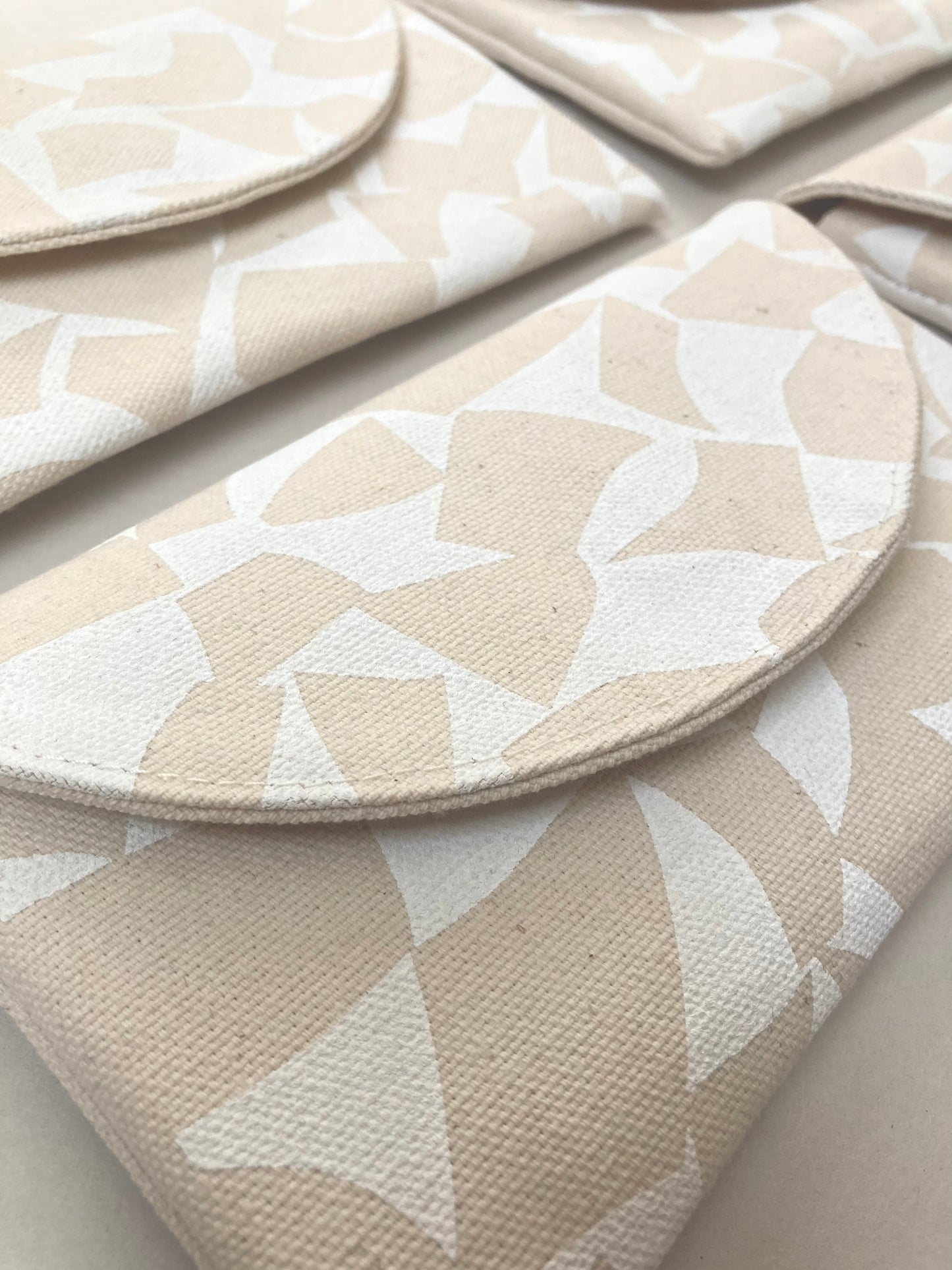 Half Moon Wallet - Loose Leaf