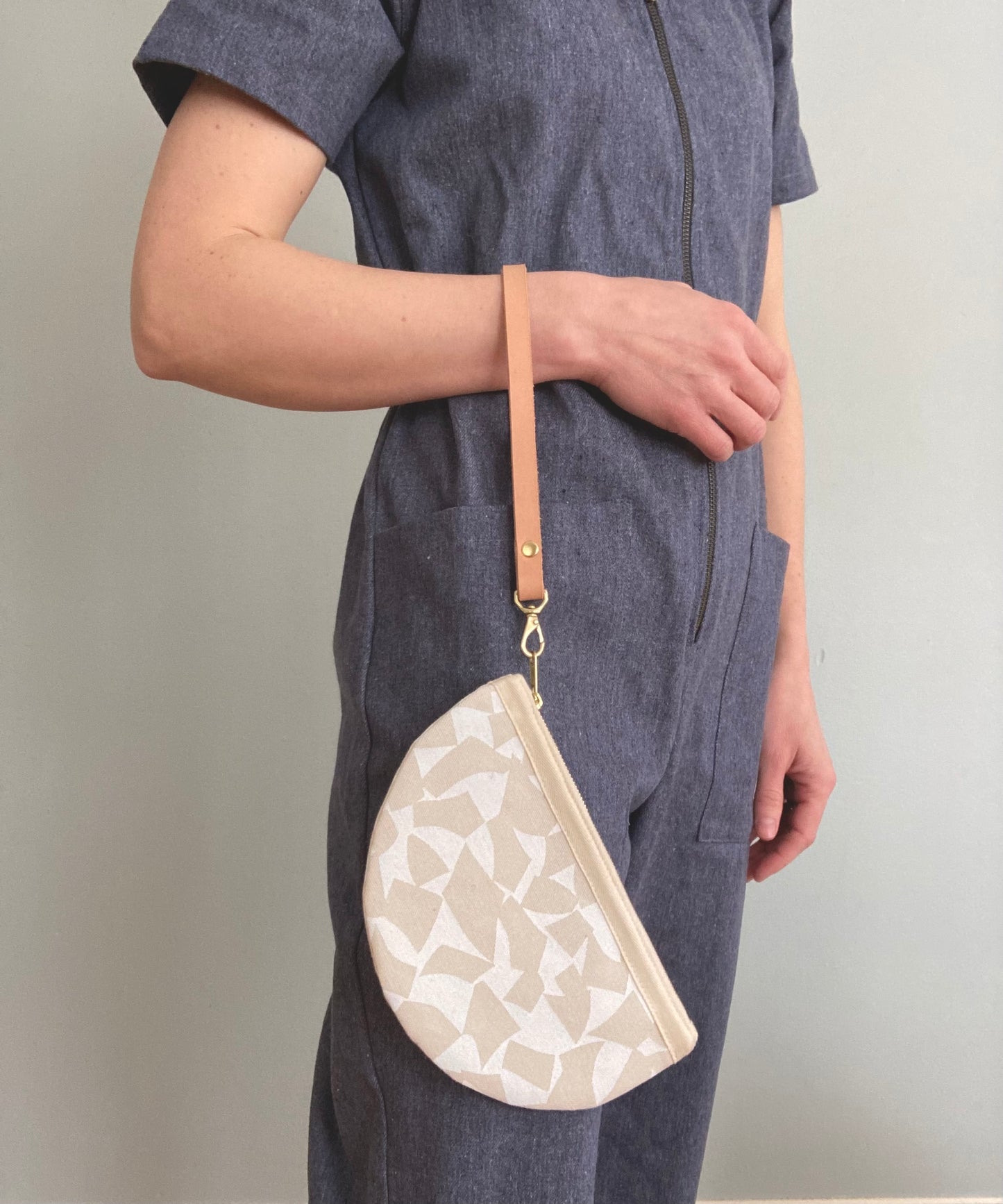 Half Moon Zip - Loose Leaf