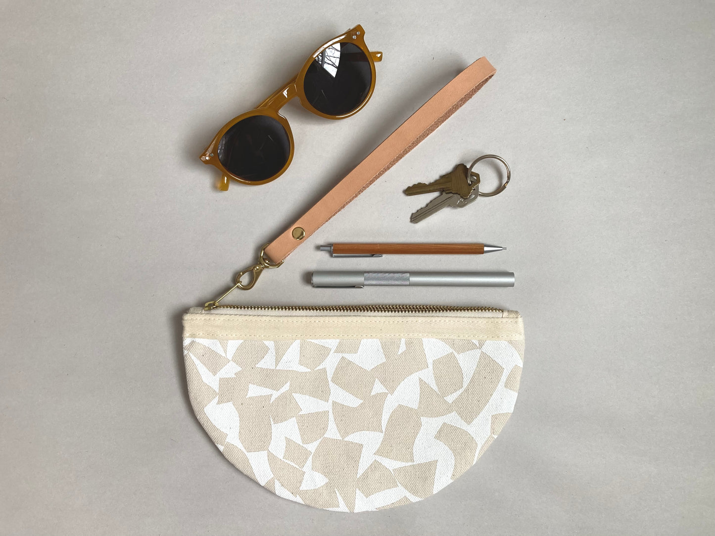 Half Moon Zip - Loose Leaf